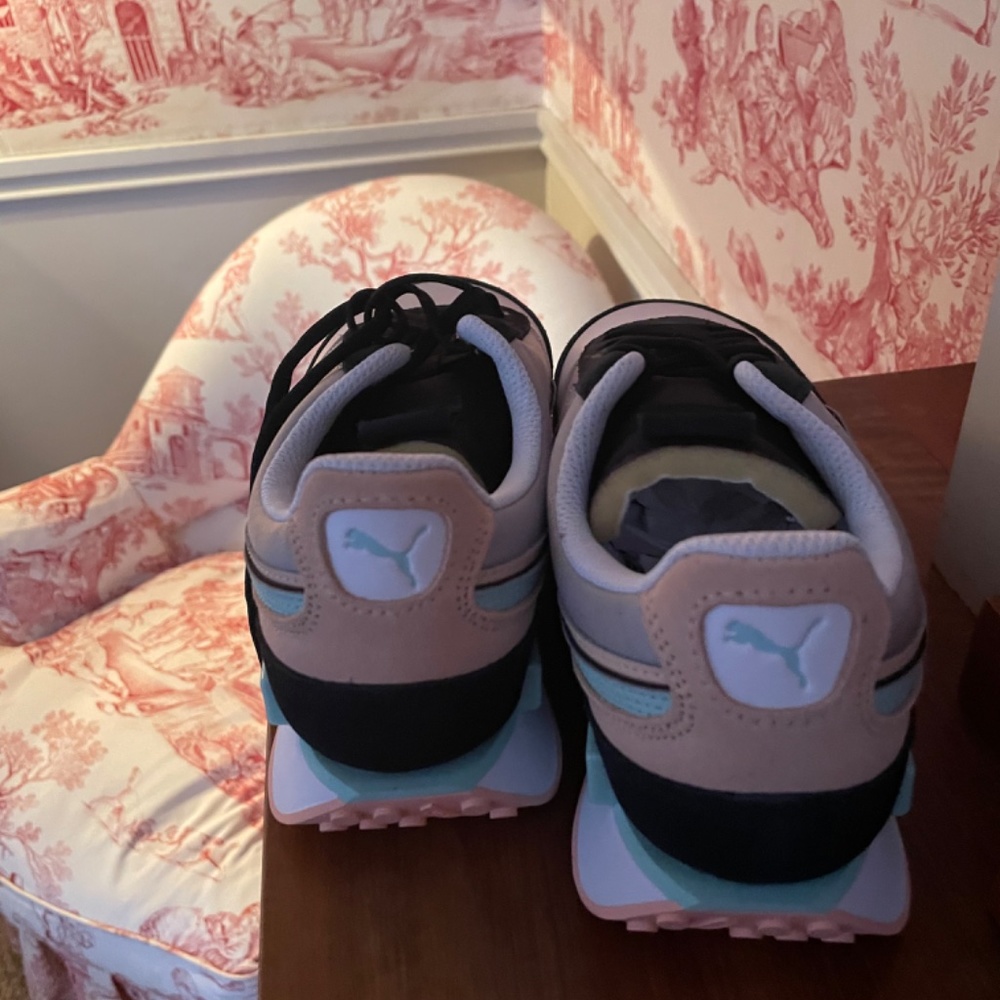 Women’s Puma Future Rider - Picture 2 of 2
